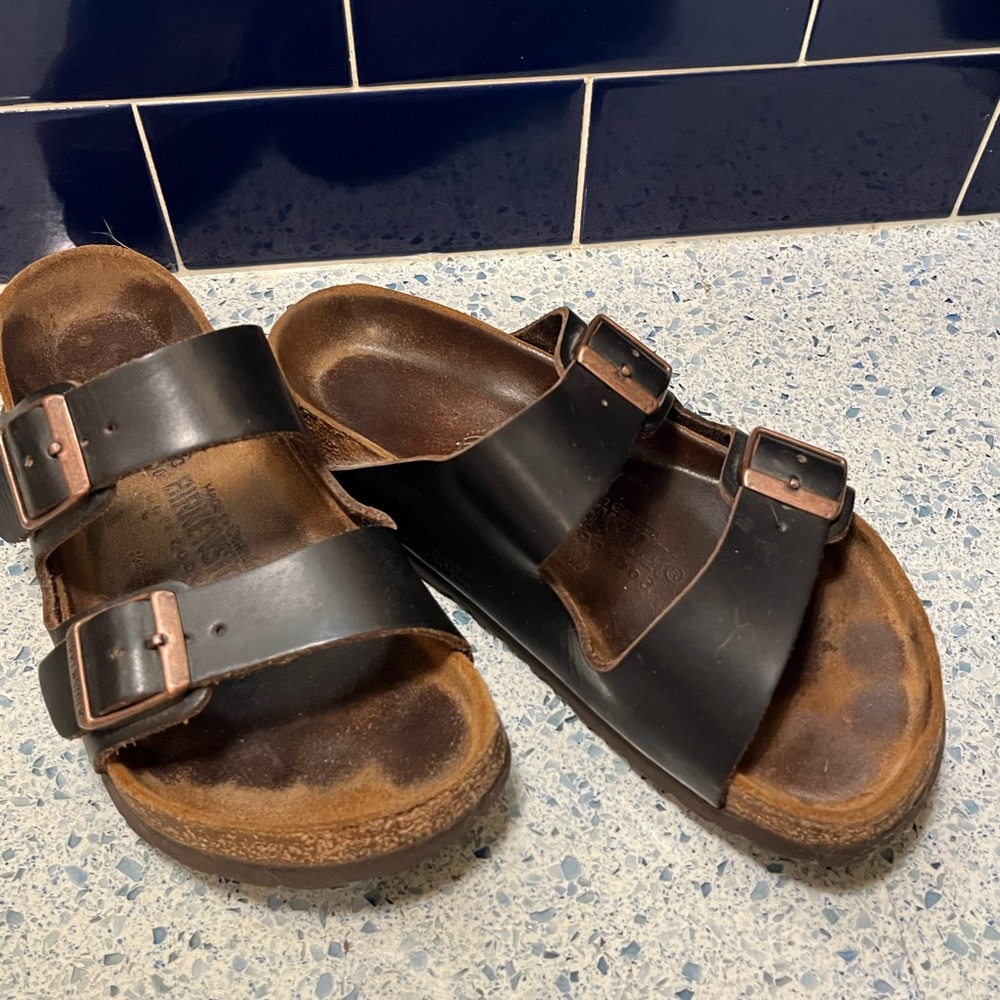 Birkenstock Arizona 2 strap size 5.5.  36